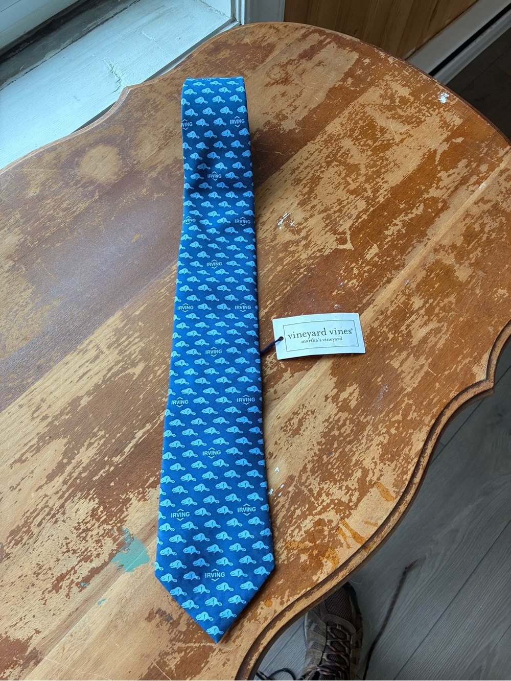 Vineyard Vines Martha’s Vineyard Custom Made Irving Oil necktie
